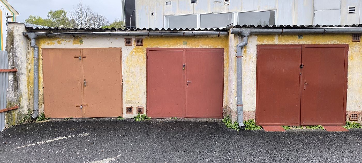 
Prodej garáže pro osobní automobil – centrum Chebu, ul. Májová

